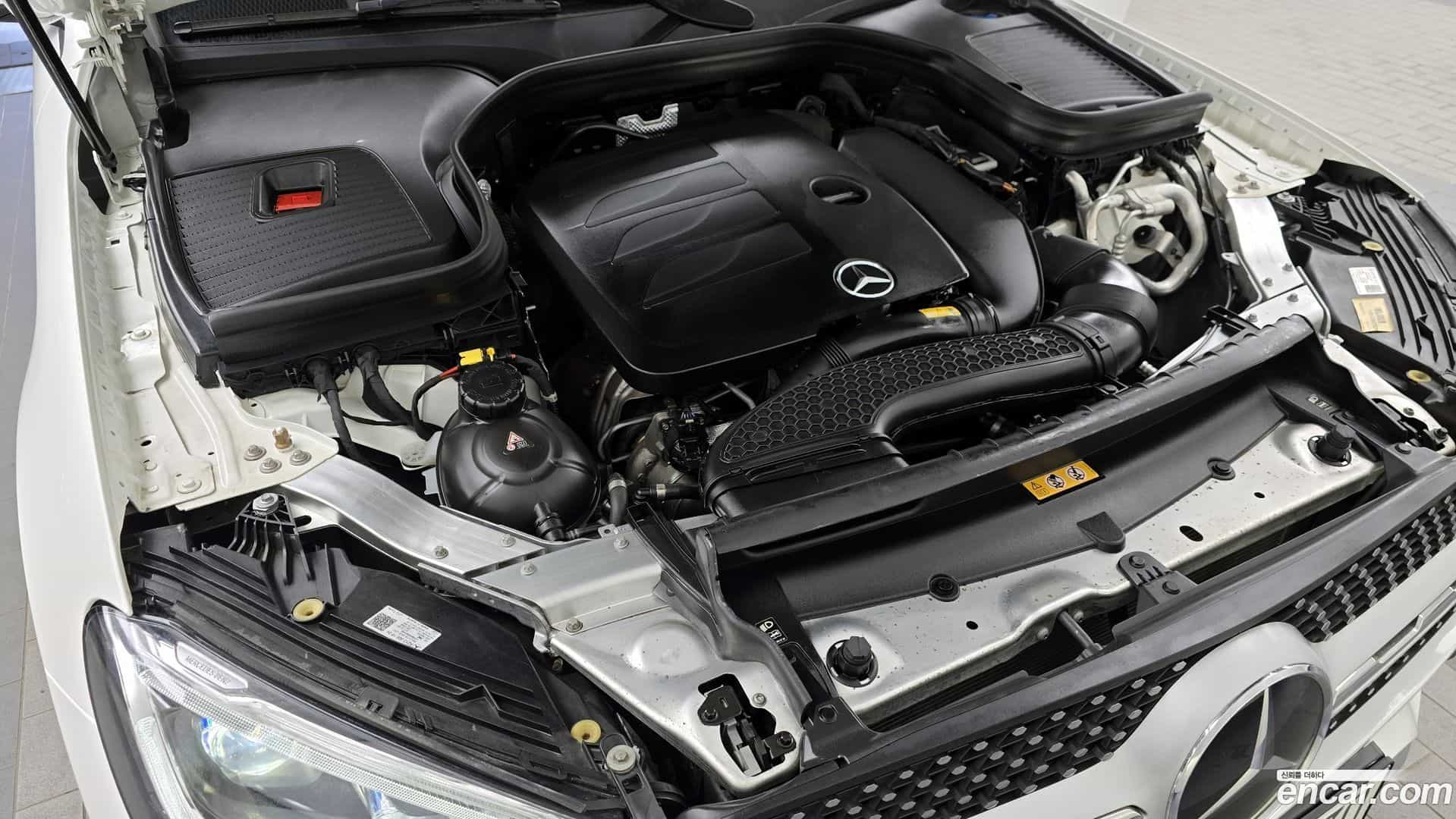 GLC-Class Mercedes-Benz 2023.2-INNER-006