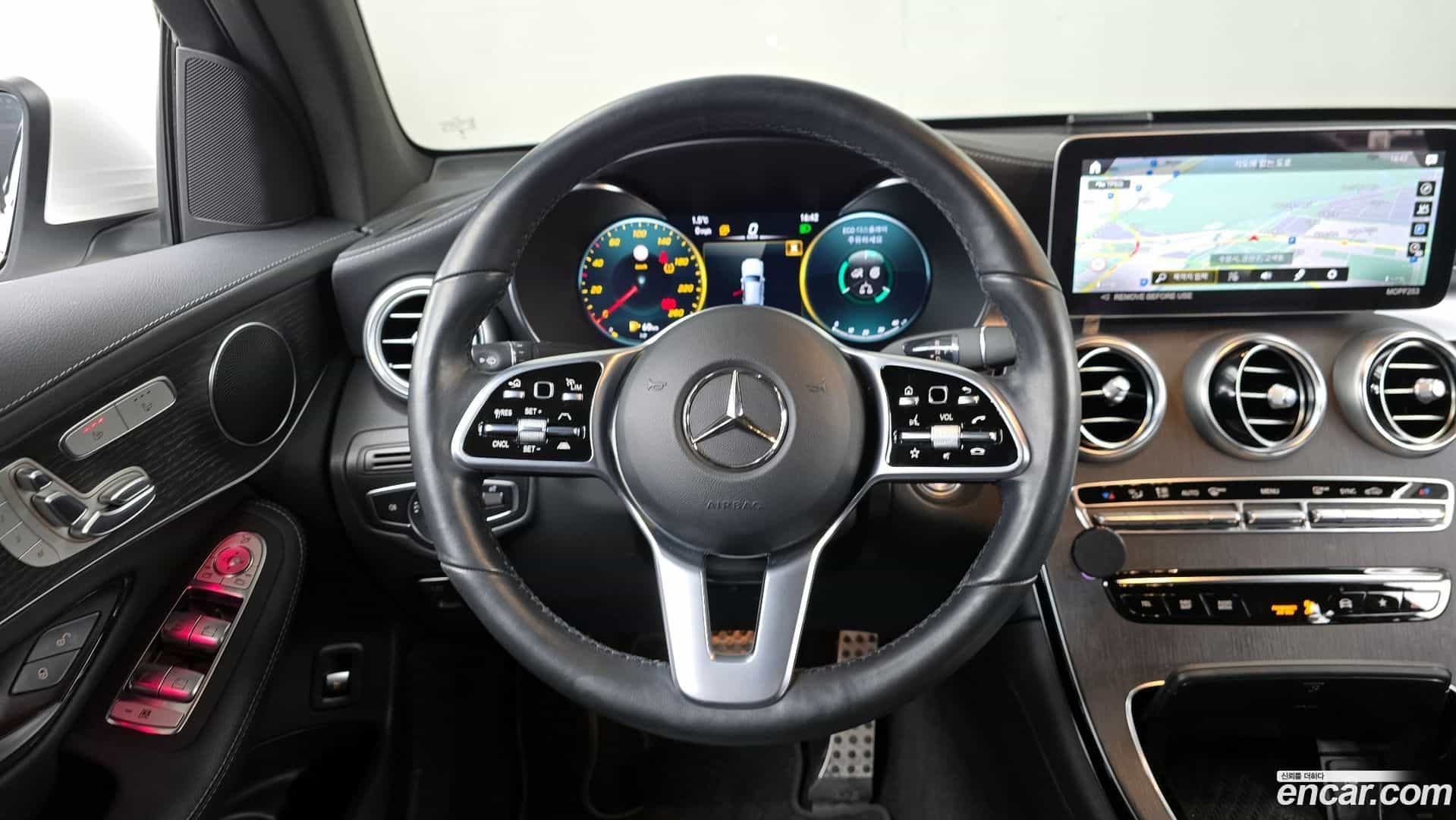 GLC-Class Mercedes-Benz 2023.2-OPTION-017