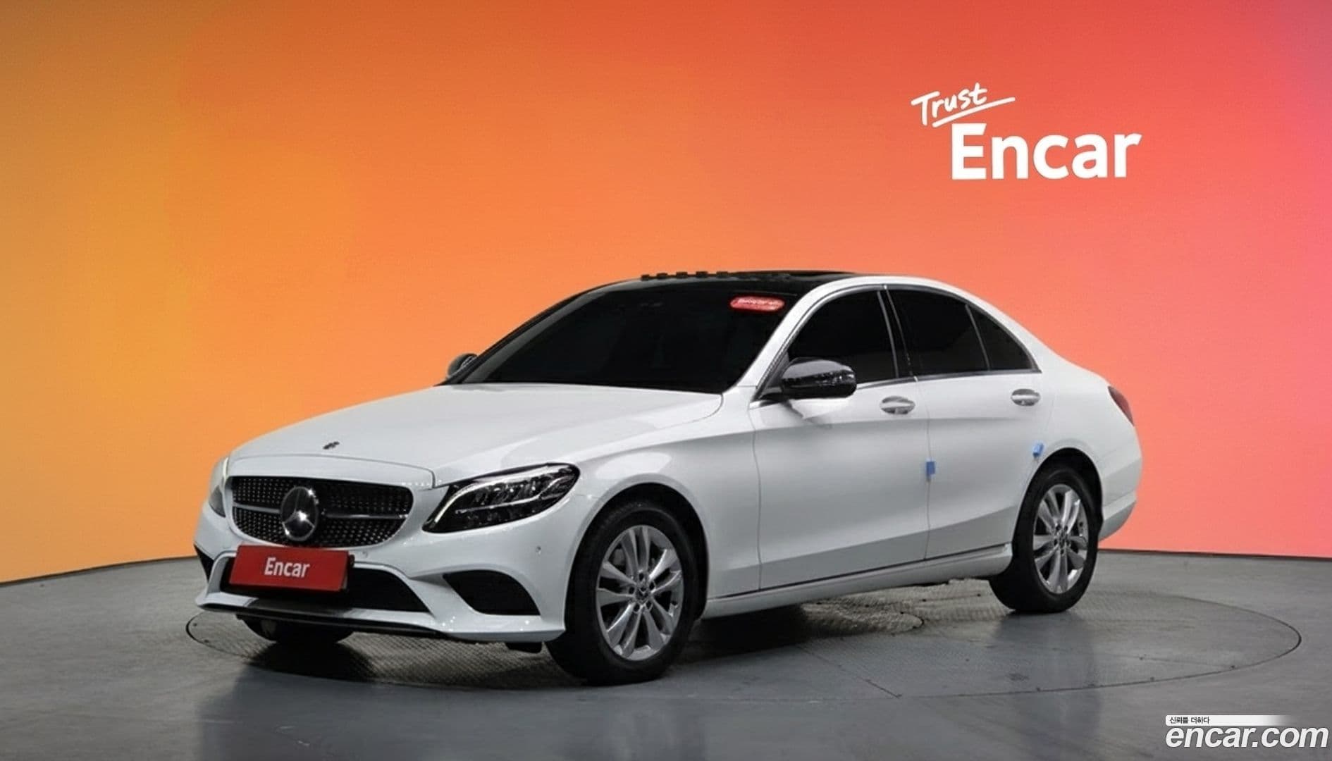 Main__Slider__Photo:C-Class Mercedes-Benz 2020.5-0