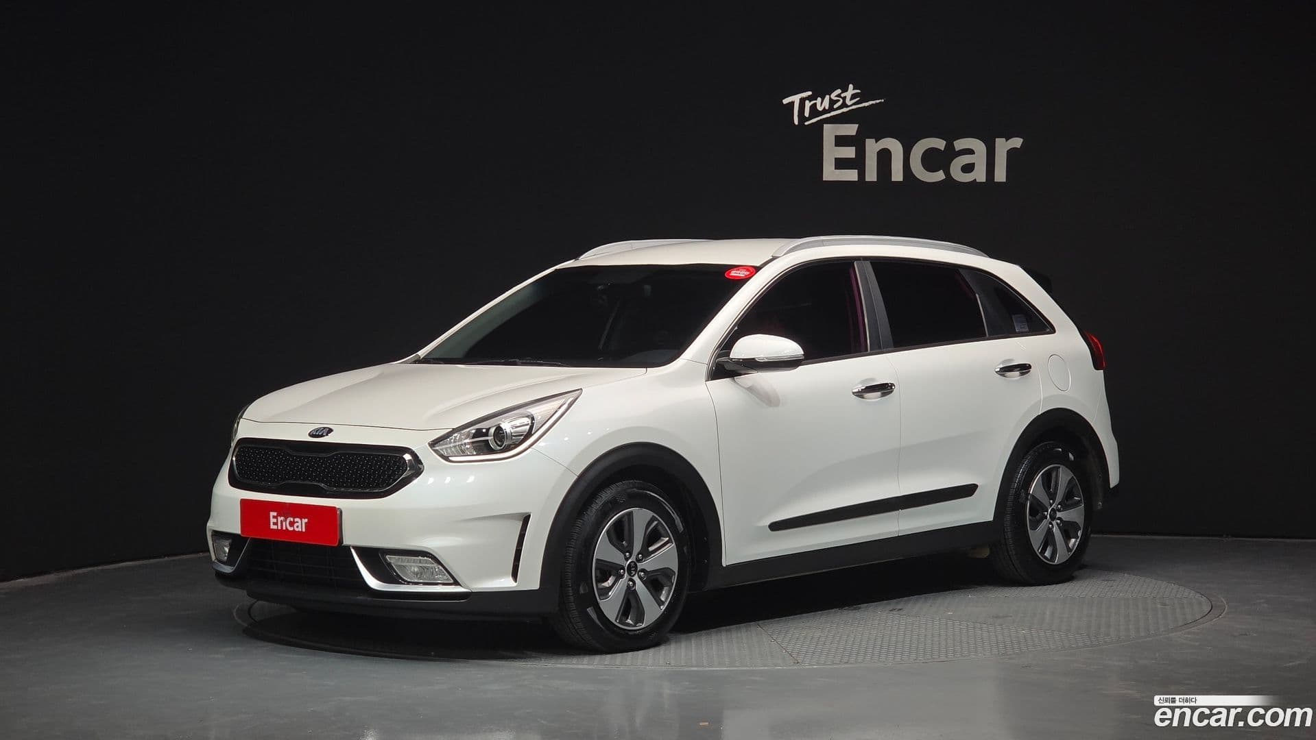 Main__Slider__Photo:Niro Kia 2016.4-0