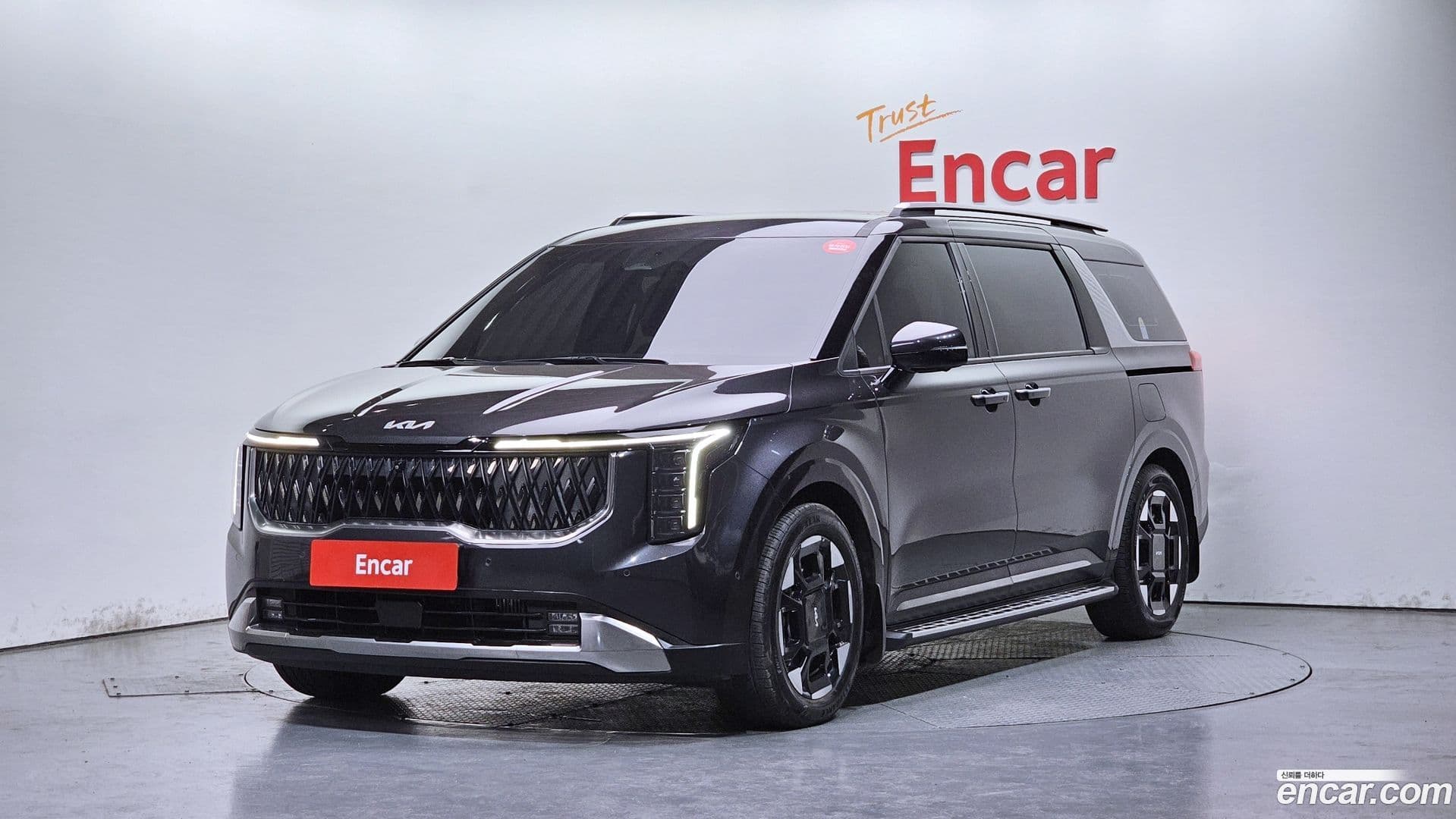 Main__Slider__Photo:Canival Kia 2024.4-0