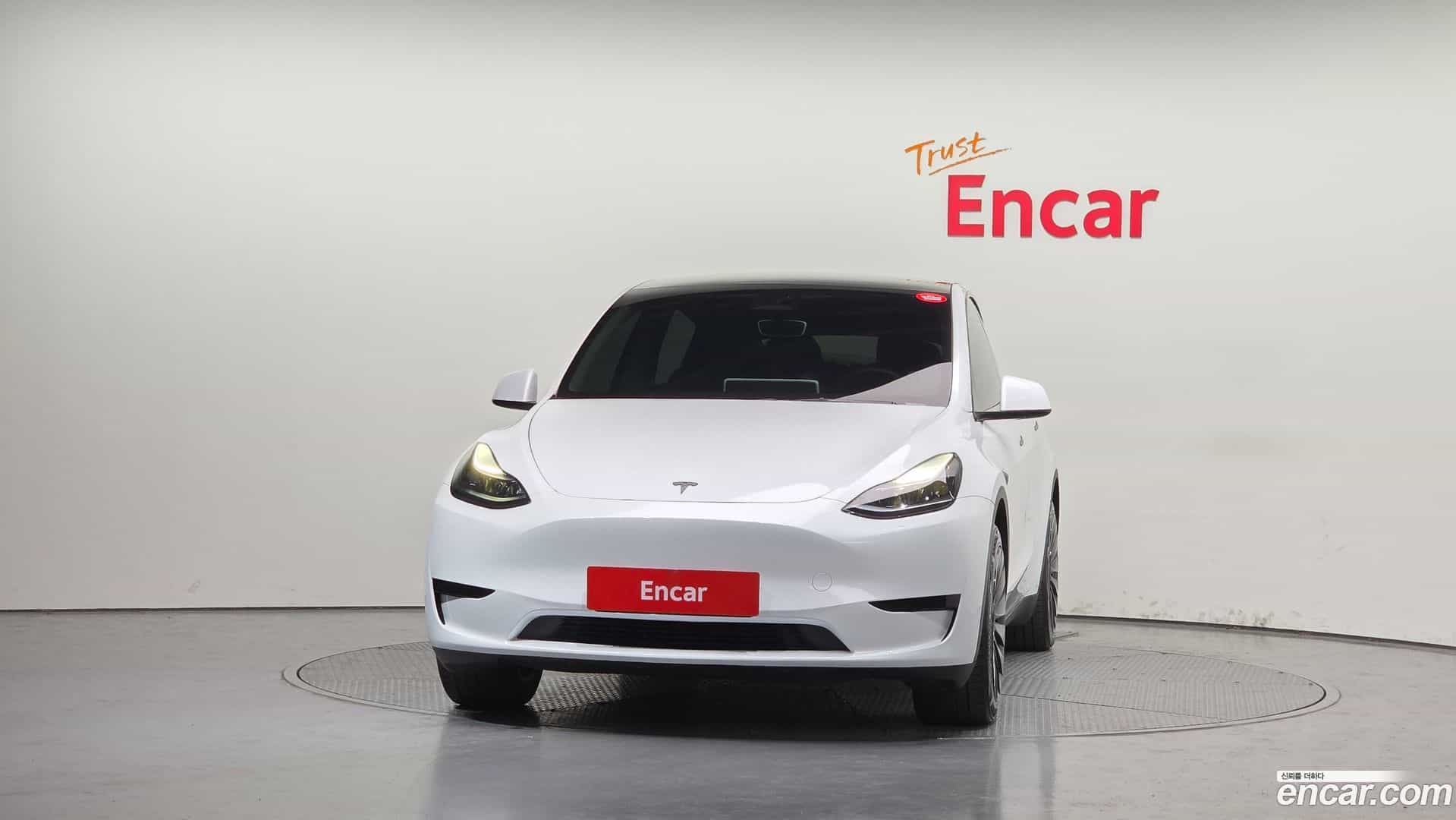 Model Y Tesla 2023.9-OUTER-003