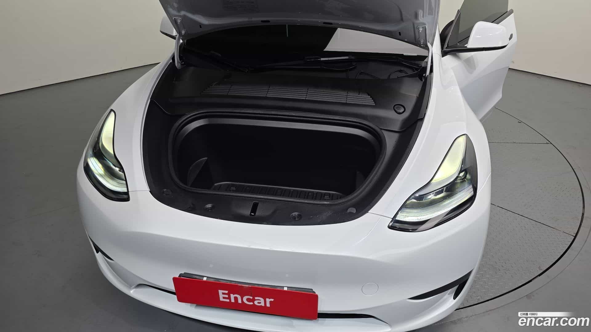 Model Y Tesla 2023.9-INNER-006