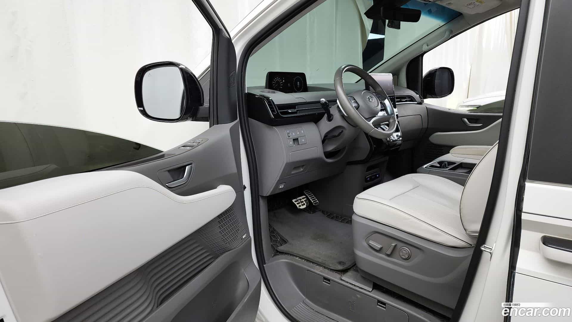 Staria Hyundai 2022.9-INNER-010