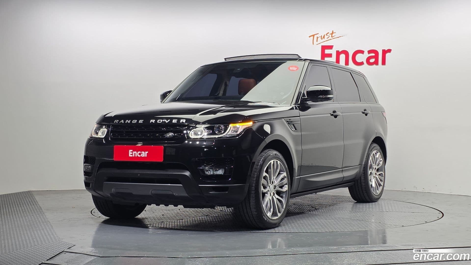 Main__Slider__Photo:Range Rover Sport Land Rover 2016.6-0