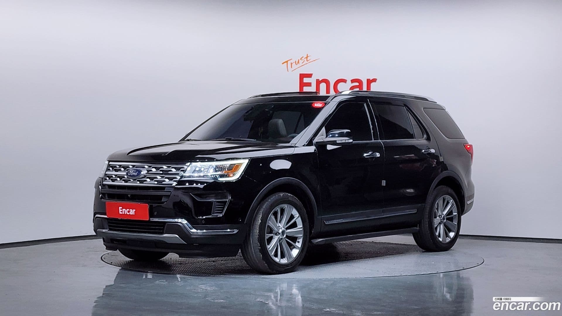 Main__Slider__Photo:Explorer Ford 2018.10-0