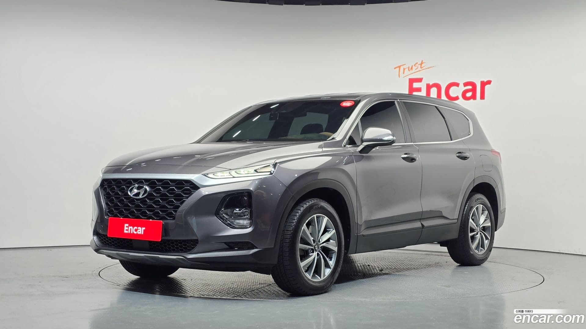Main__Slider__Photo:Santafe Hyundai 2018.4-0