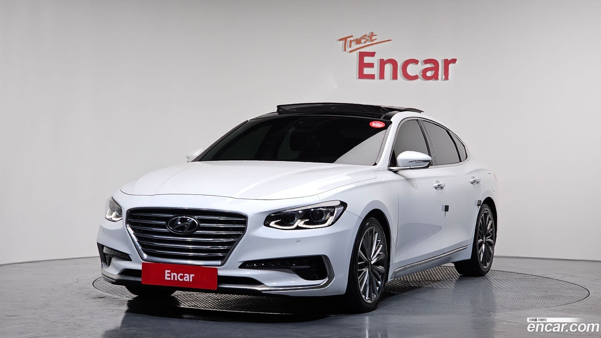 Main__Slider__Photo:Grandeur Hyundai 2017.6-0