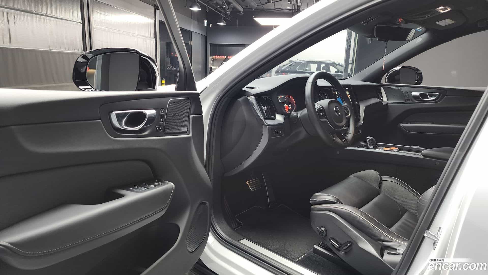 XC60 Volvo 2021.1-INNER-010
