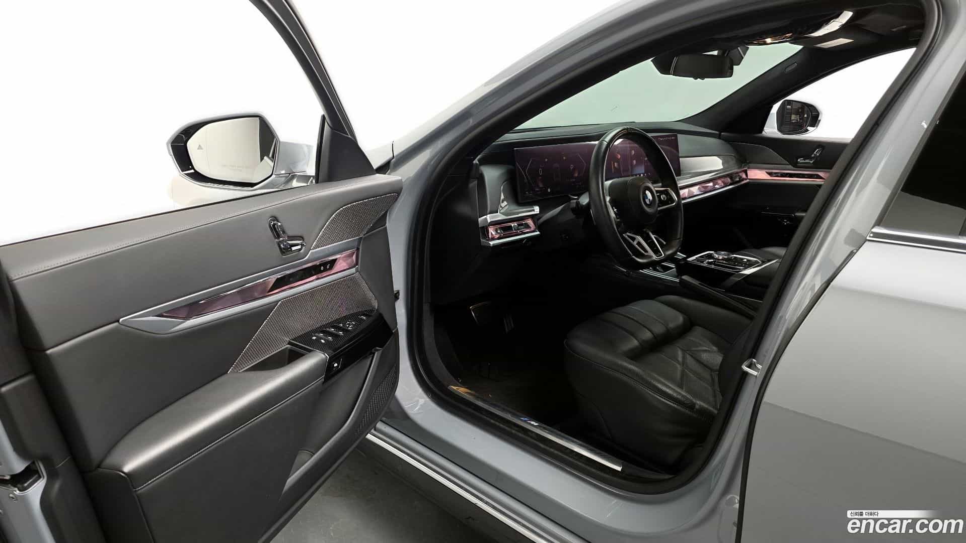 7-Series BMW 2023.4-INNER-010
