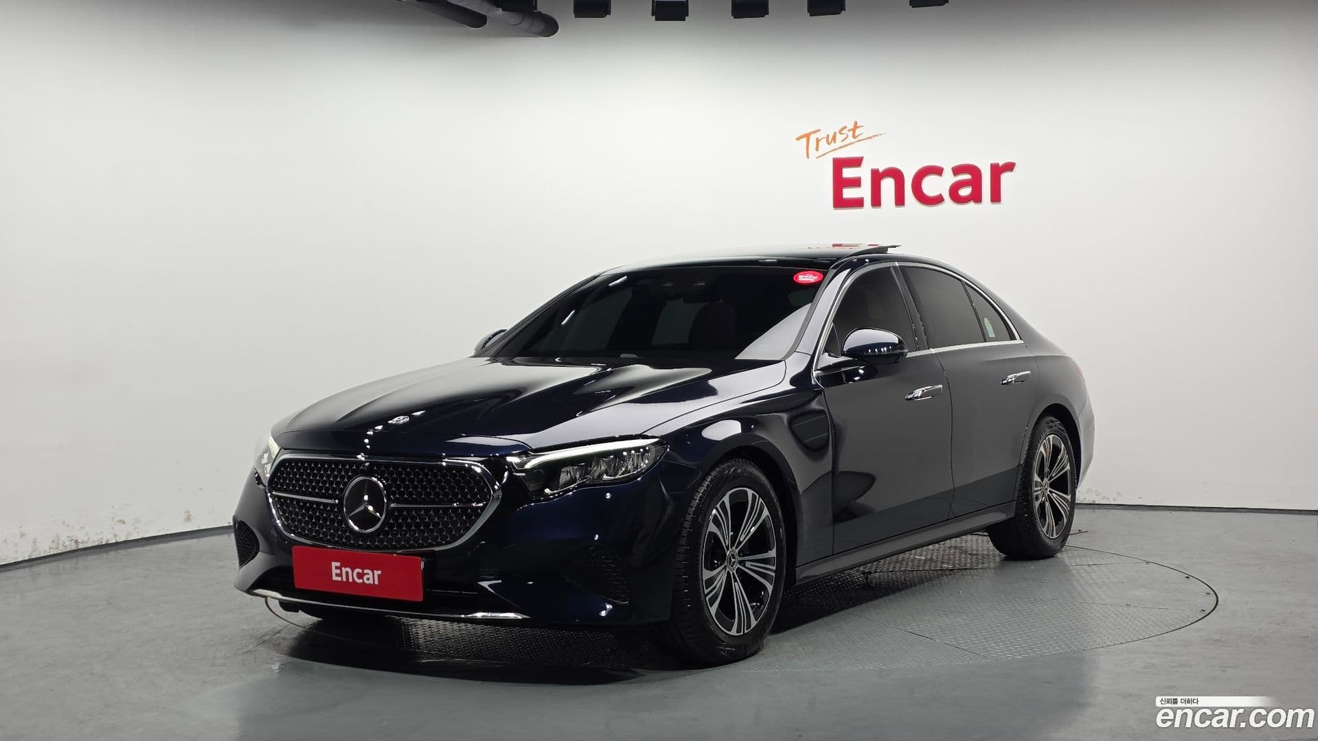 Main__Slider__Photo:E-Class Mercedes-Benz 2025.4-0