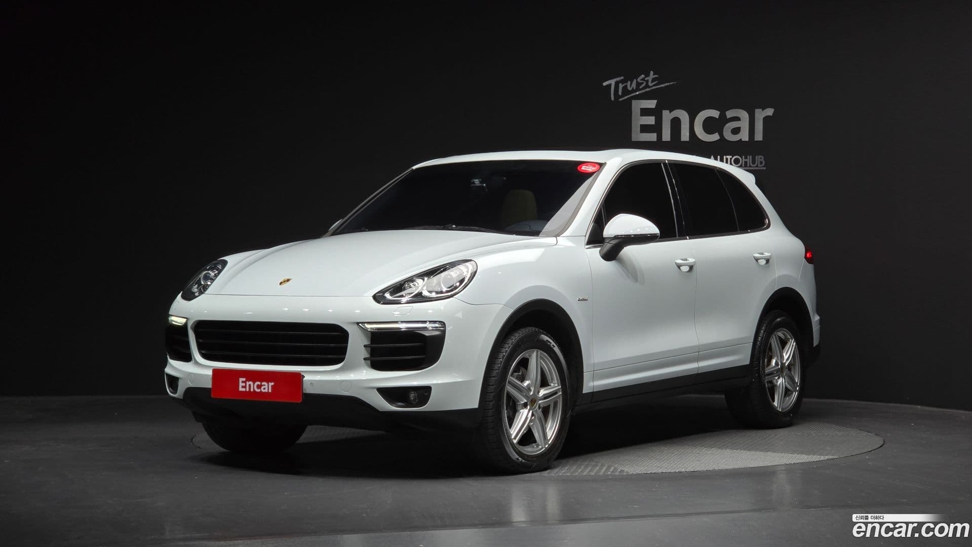 Main__Slider__Photo:Cayenne Porsche 2015.2-0