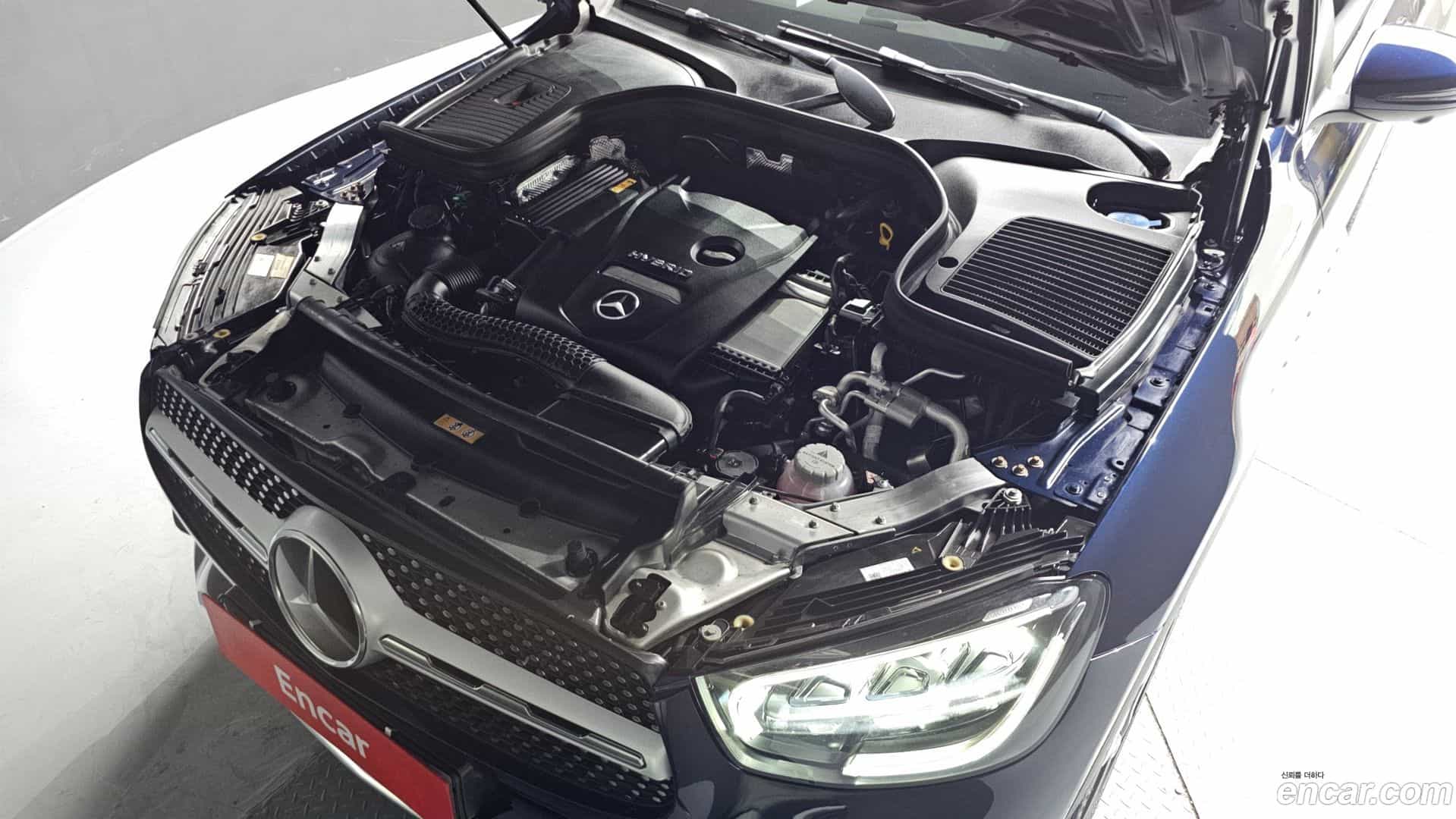 GLC-Class Mercedes-Benz 2023.0-INNER-006