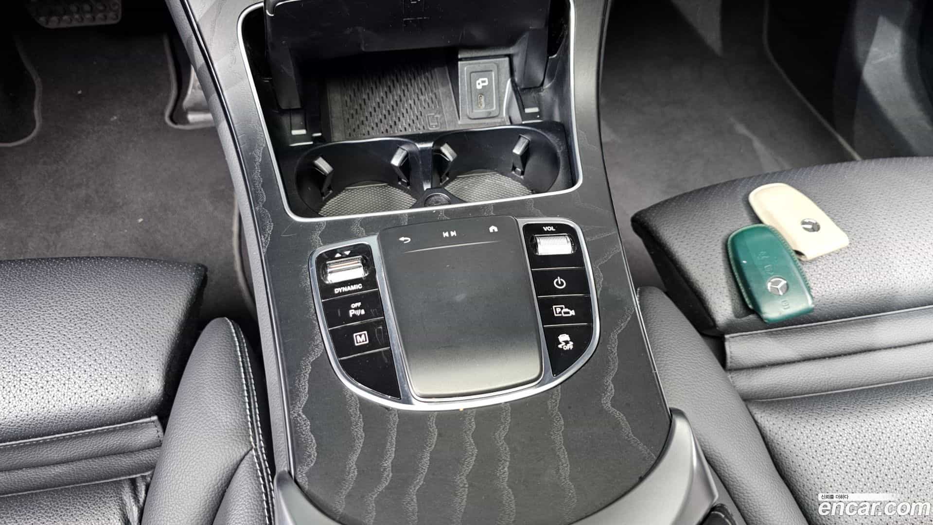GLC-Class Mercedes-Benz 2023.0-OPTION-023