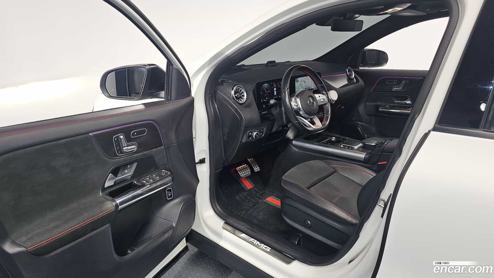 GLA-Class Mercedes-Benz 2021.5-INNER-010