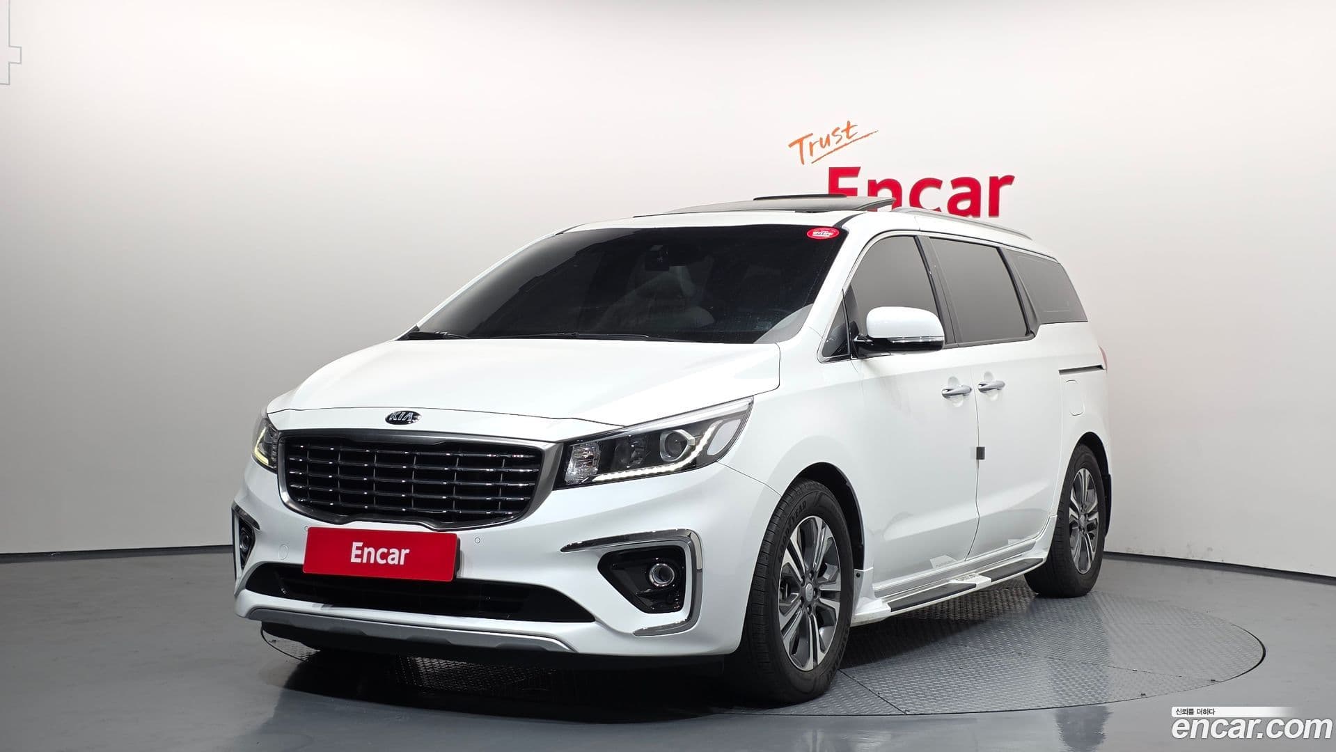 Main__Slider__Photo:Canival Kia 2019.11-0