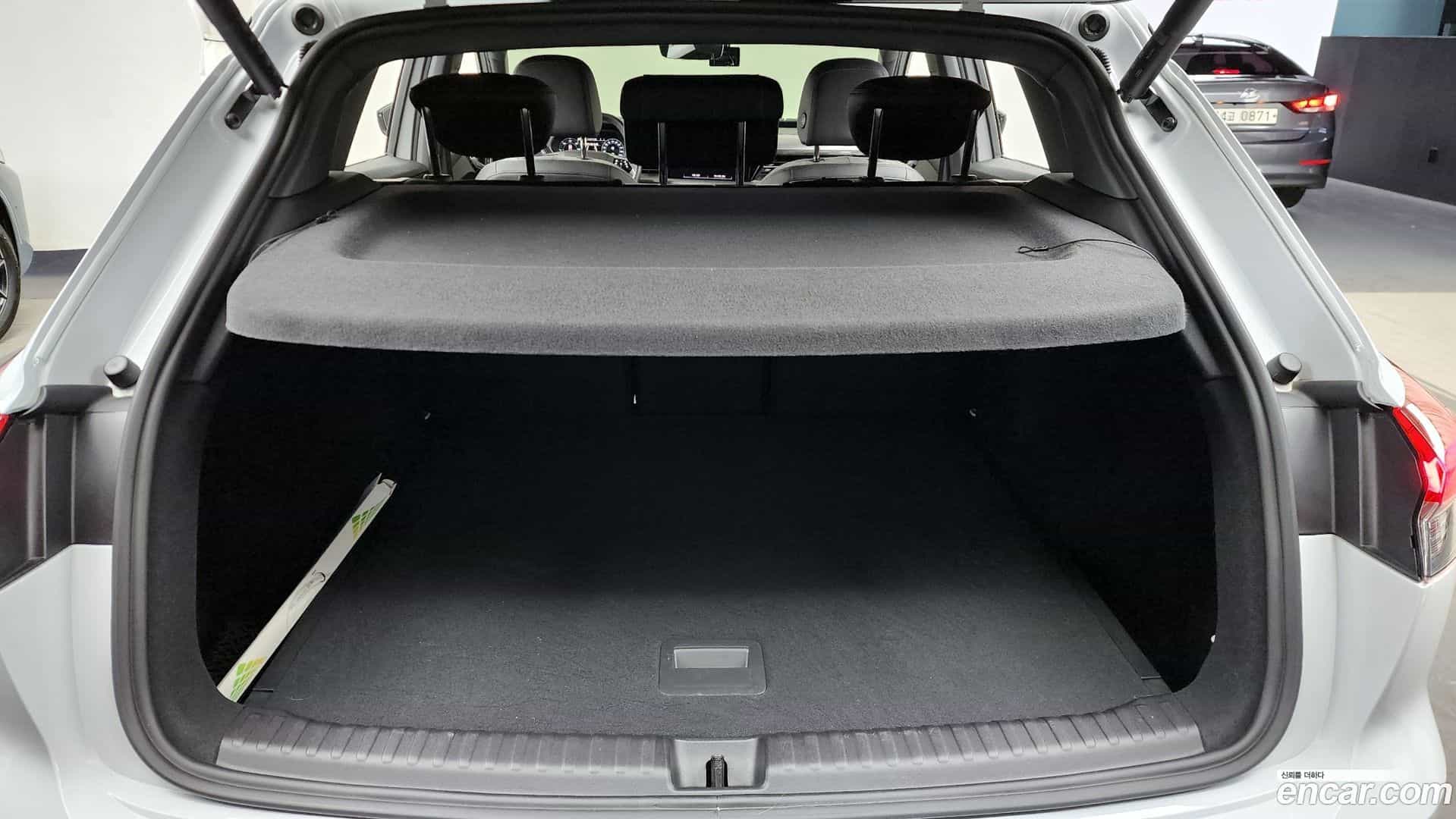 Q4 e-tron Audi 2023.11-OPTION-024