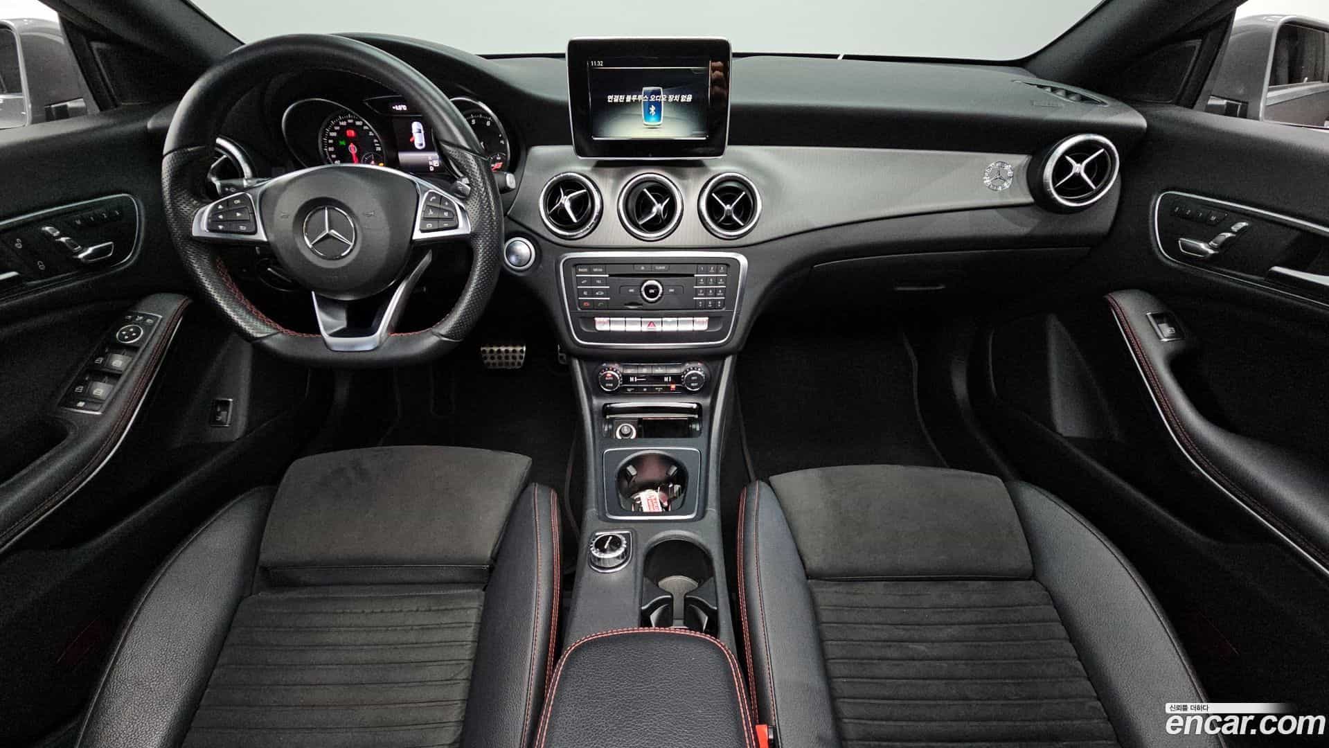 CLA-Class Mercedes-Benz 2018.3-INNER-007