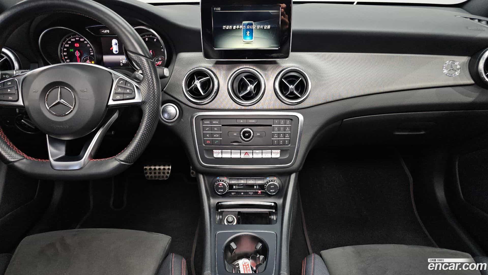 CLA-Class Mercedes-Benz 2018.3-OPTION-018