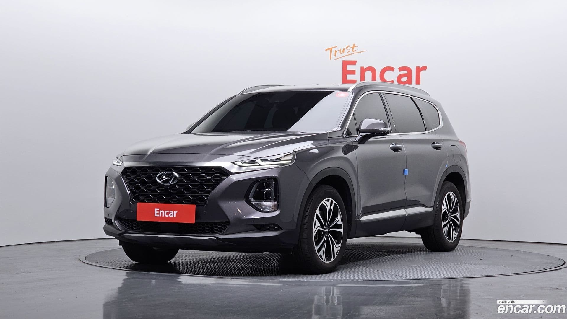 Main__Slider__Photo:Santafe Hyundai 2018.3-0