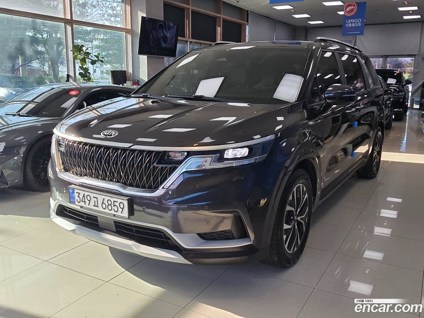 Main__Slider__Photo:Canival Kia 2021.0-0