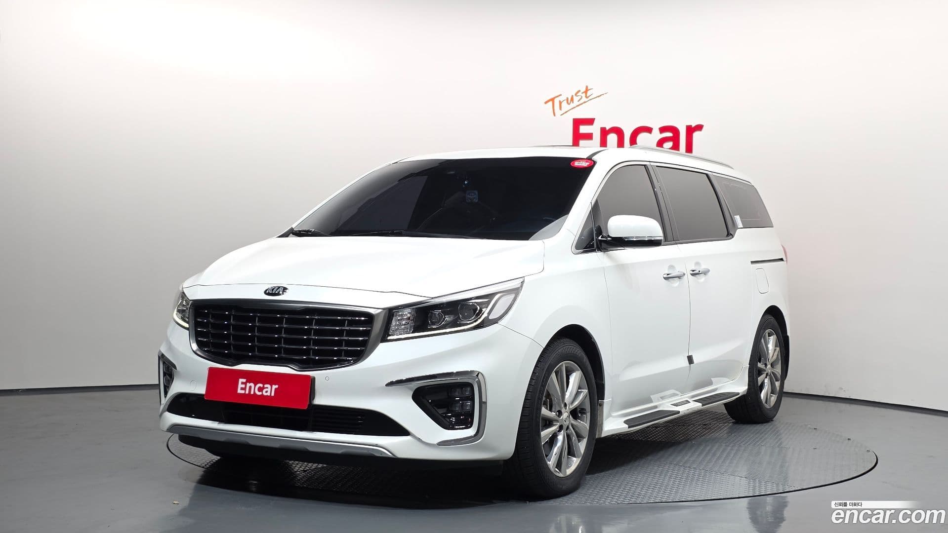 Main__Slider__Photo:Canival Kia 2018.3-0