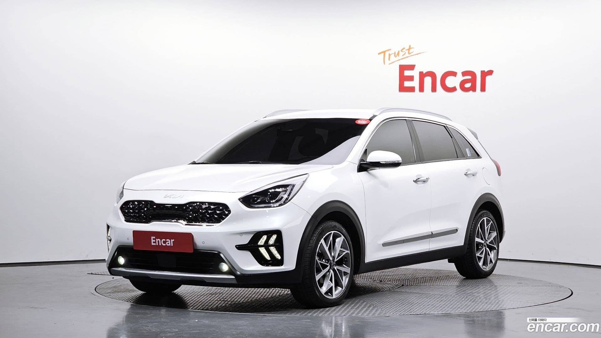 Main__Slider__Photo:Niro Kia 2021.8-0