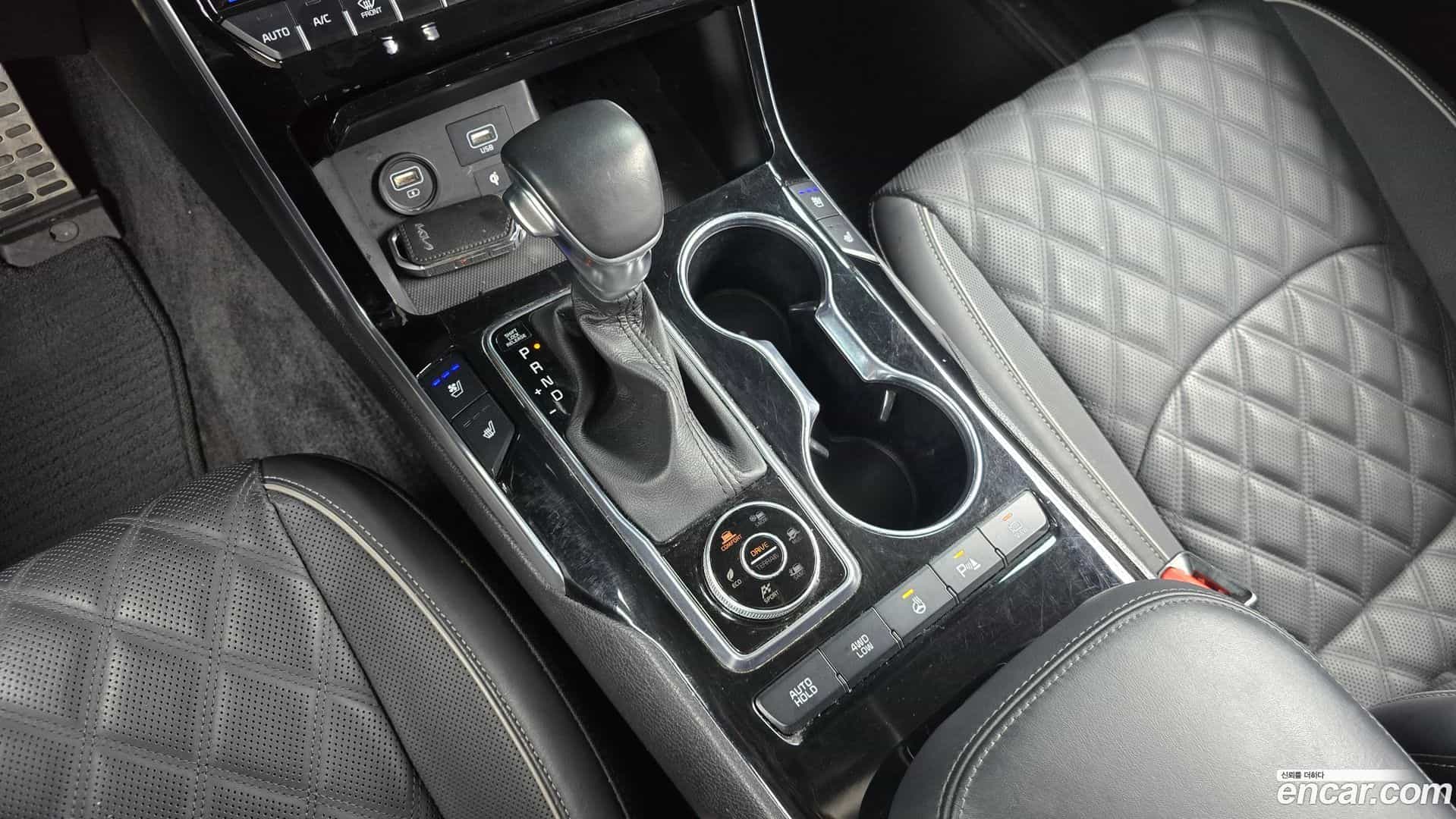 Mohave Kia 2023.4-INNER-009
