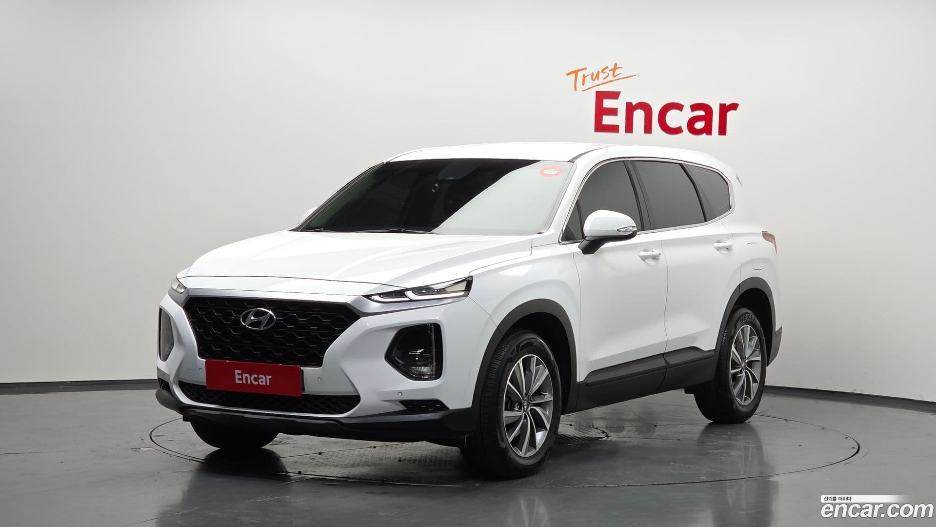 Main__Slider__Photo:Santafe Hyundai 2019.3-0