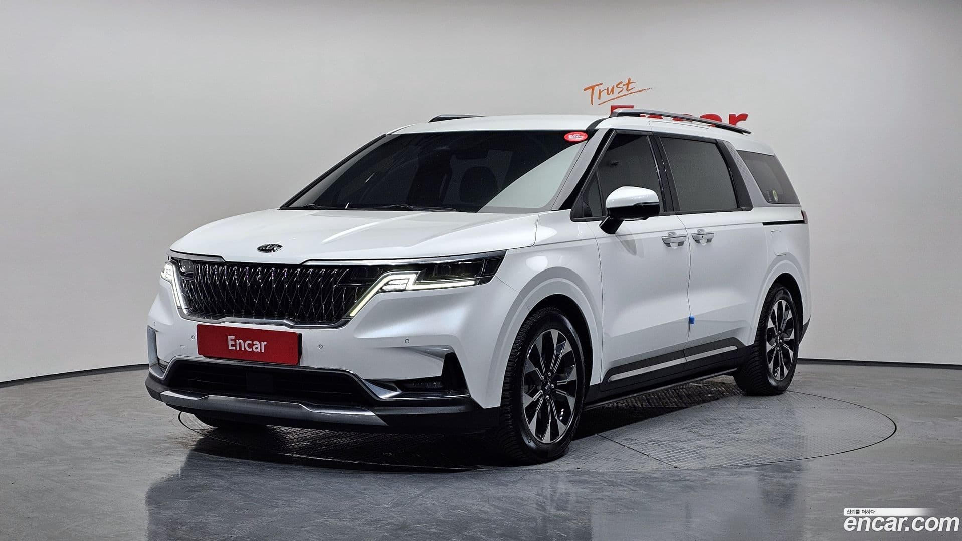 Main__Slider__Photo:Canival Kia 2021.4-0