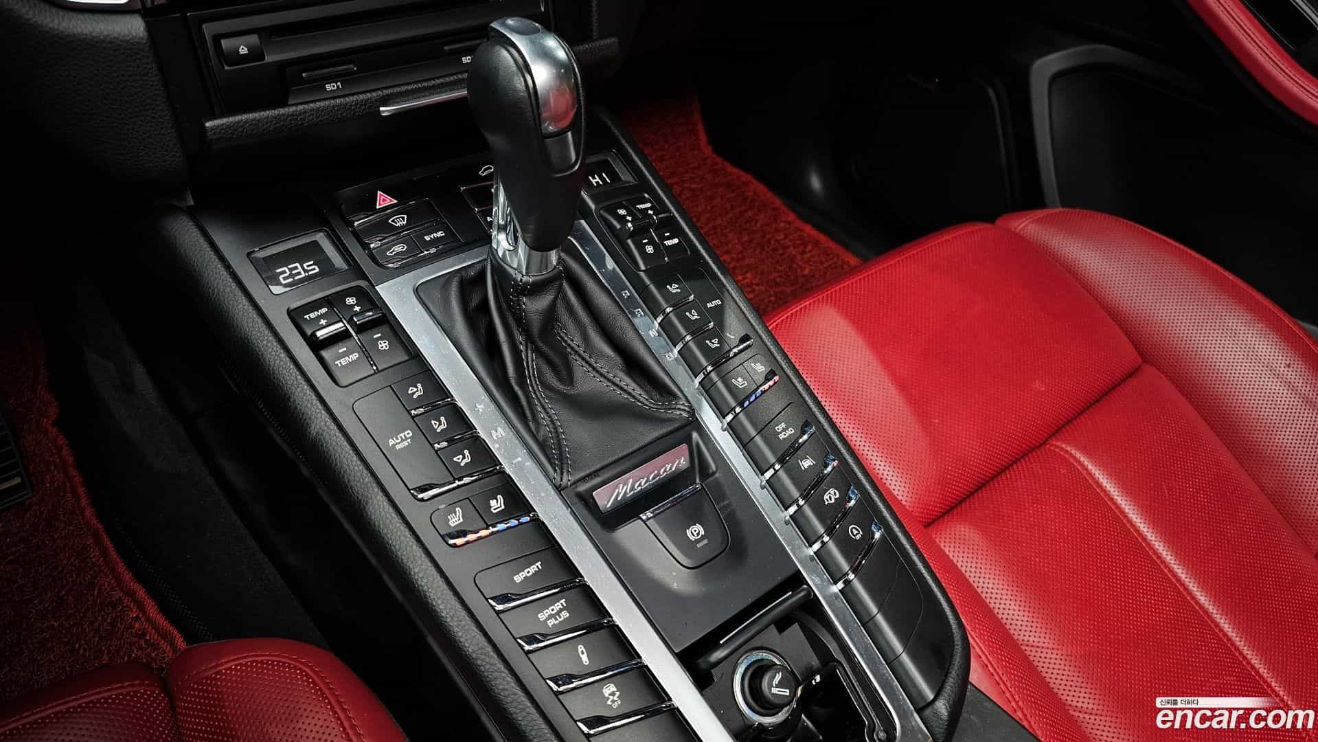 Macan Porsche 2016.9-INNER-009