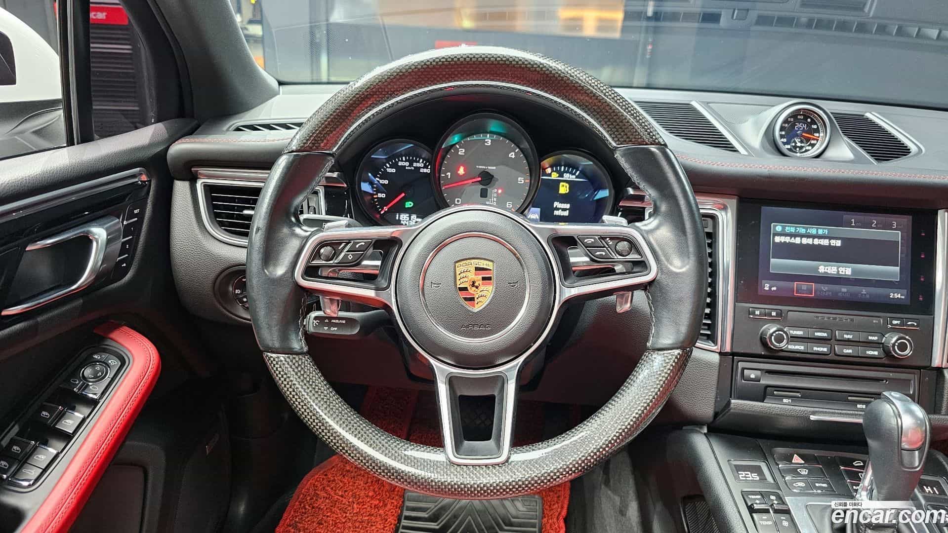 Macan Porsche 2016.9-OPTION-017