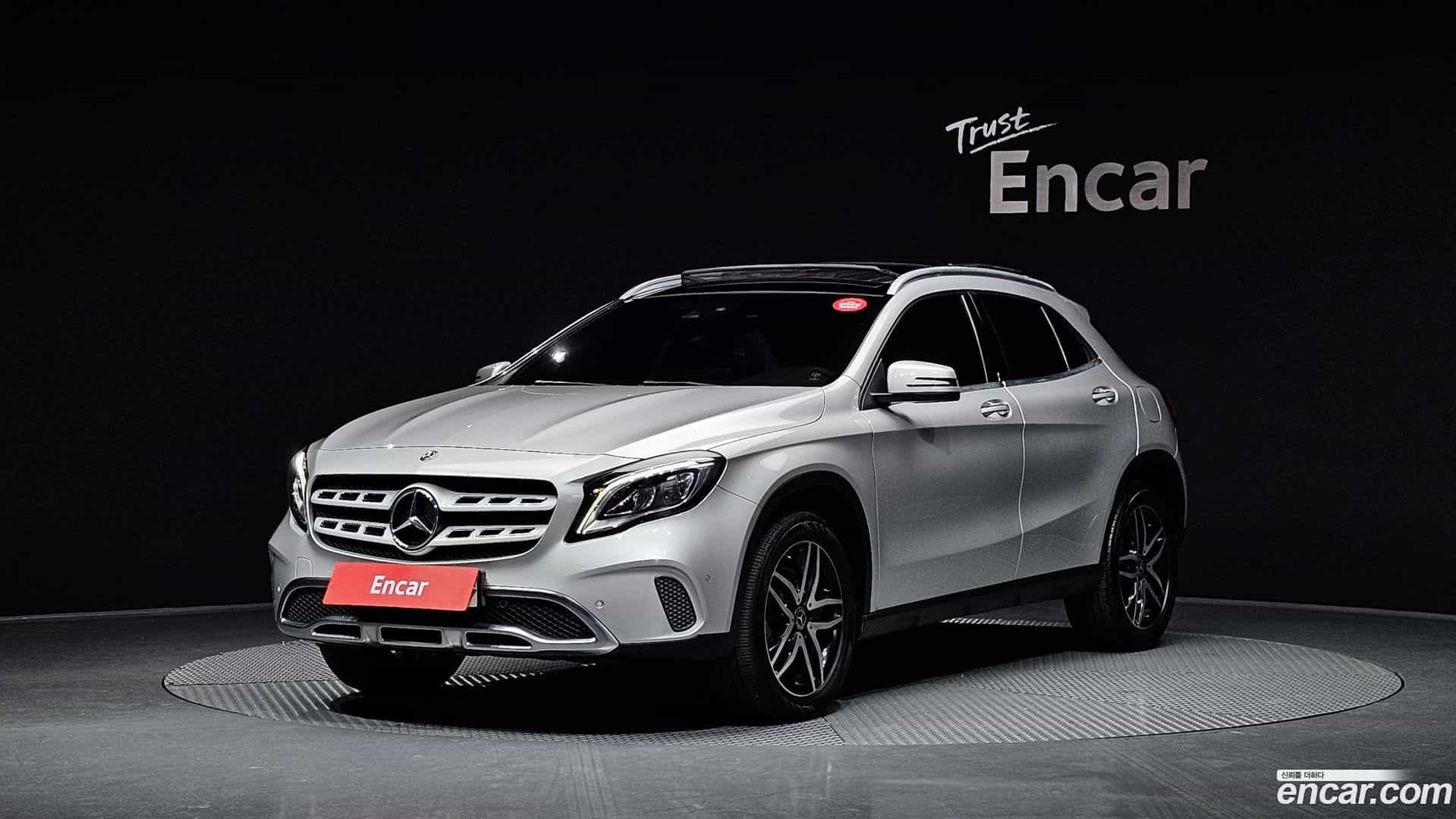 GLA-Class Mercedes-Benz 2017.9-OUTER-001