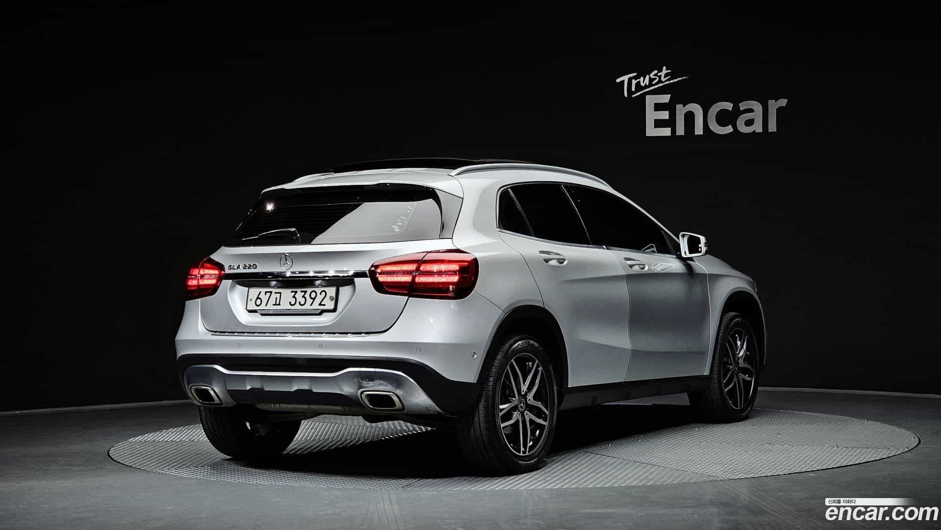GLA-Class Mercedes-Benz 2017.9-OUTER-002