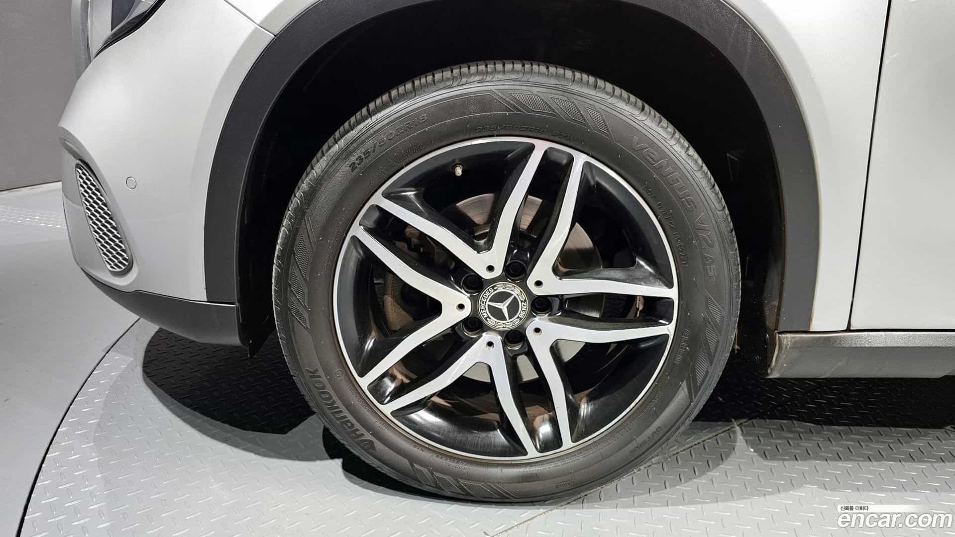 GLA-Class Mercedes-Benz 2017.9-OUTER-005