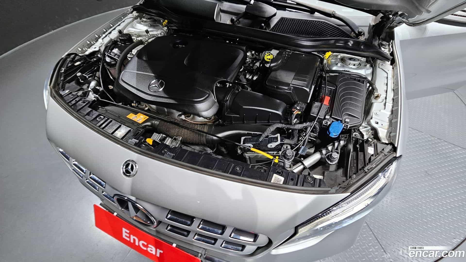 GLA-Class Mercedes-Benz 2017.9-INNER-006