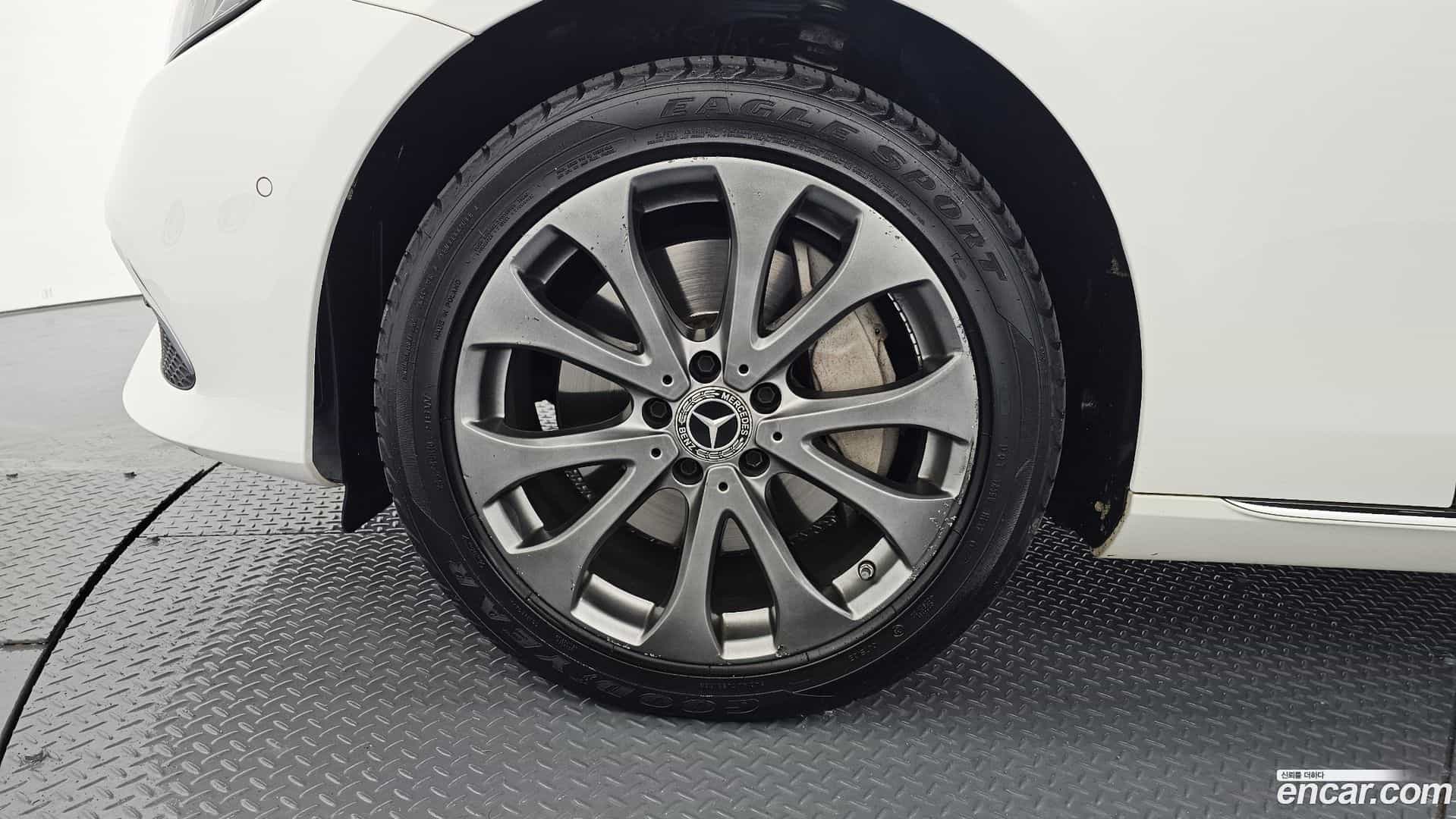 E-Class Mercedes-Benz 2018.3-OUTER-005