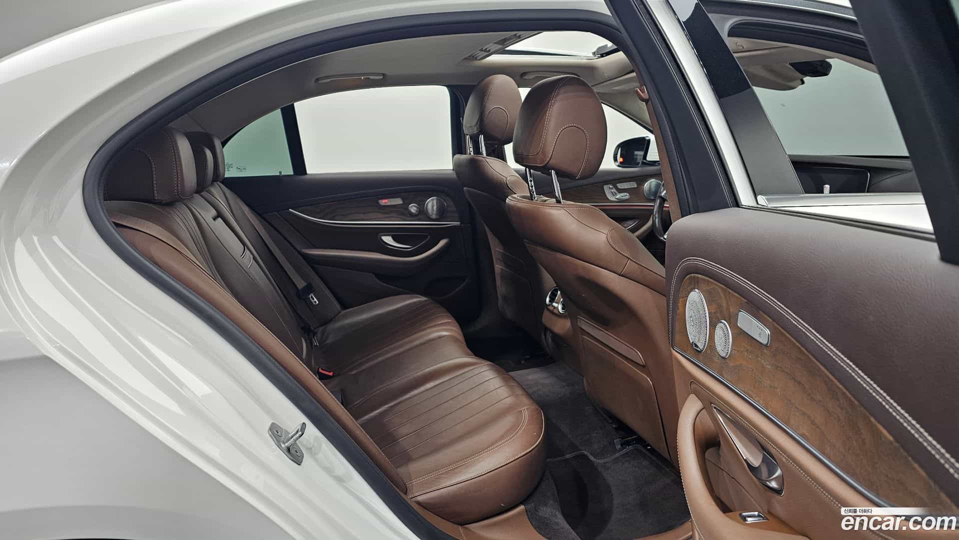 E-Class Mercedes-Benz 2018.3-OPTION-016