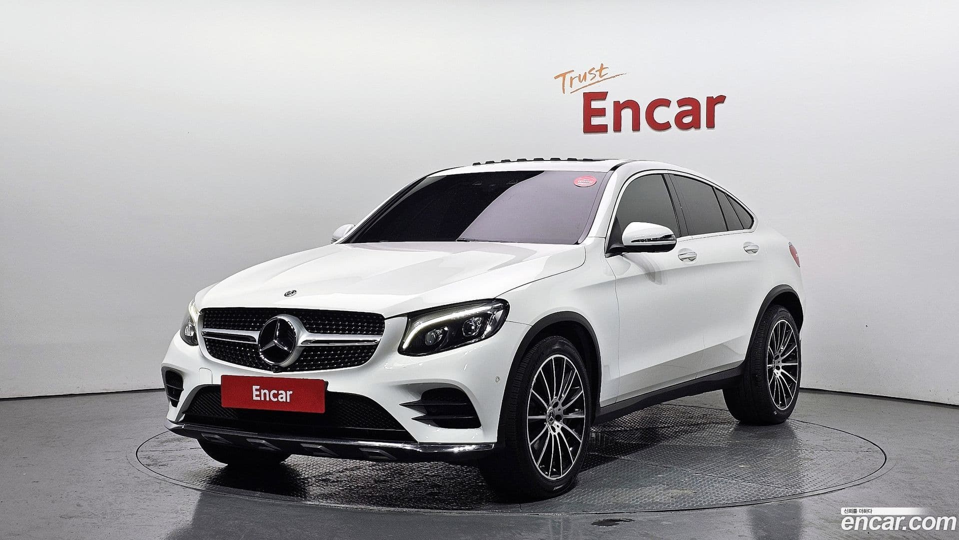 Main__Slider__Photo:GLC-Class Mercedes-Benz 2019.2-0