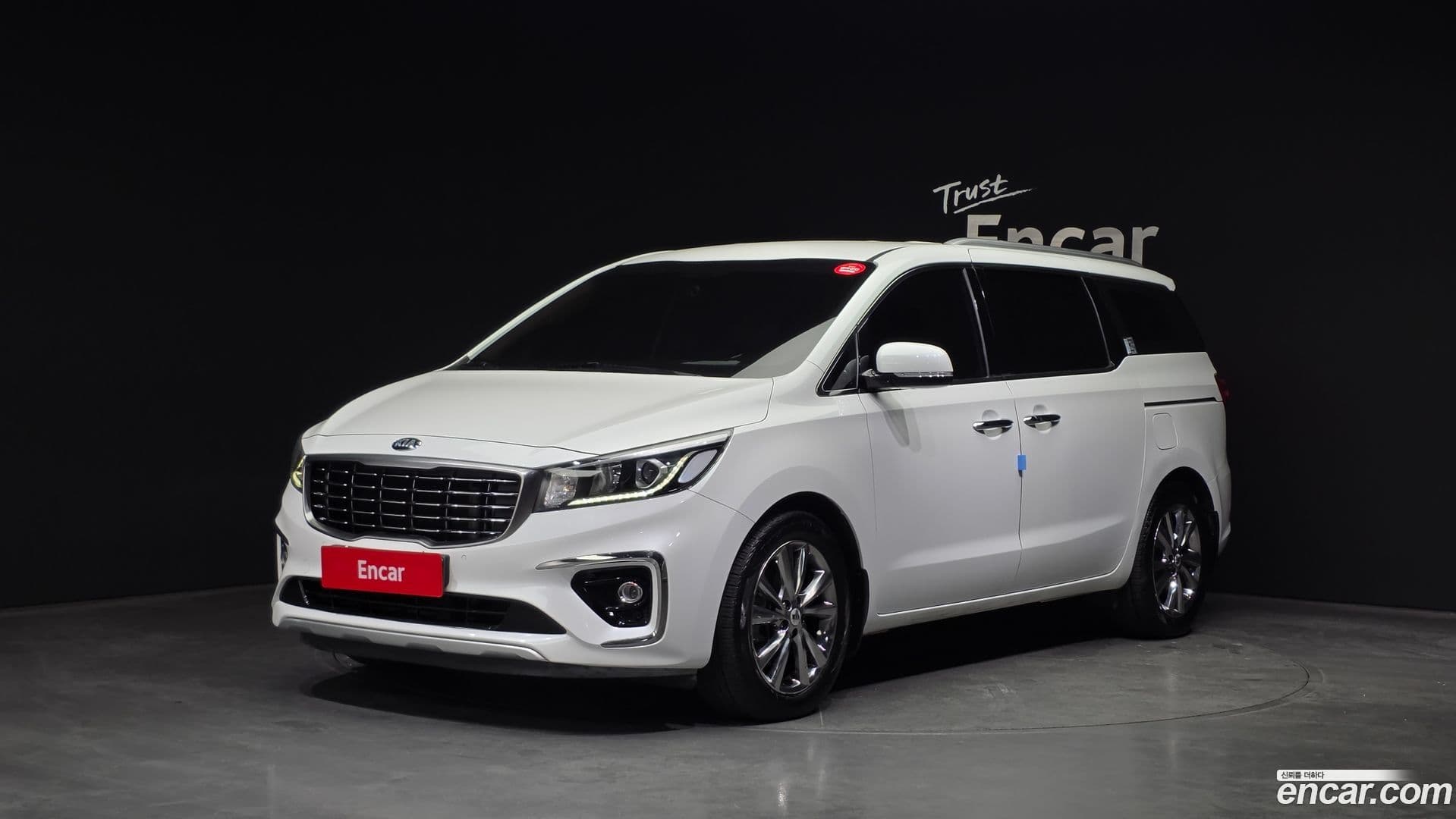 Main__Slider__Photo:Canival Kia 2018.8-0