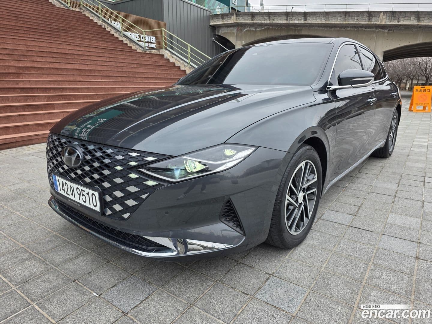 Main__Slider__Photo:Grandeur Hyundai 2020.9-0