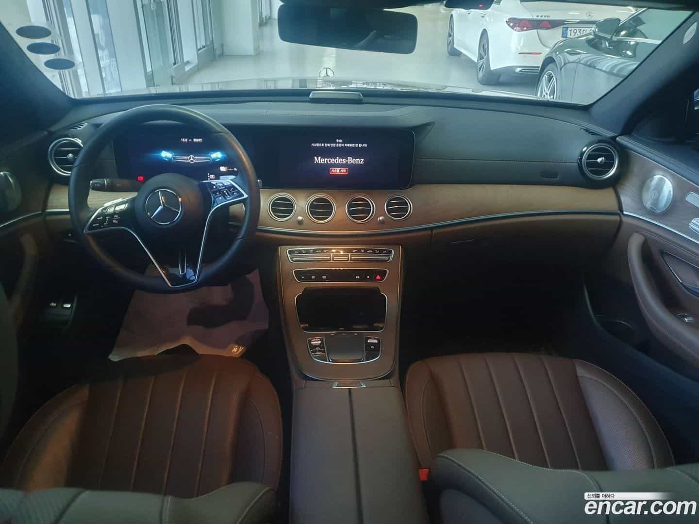 E-Class Mercedes-Benz 2022.11-INNER-007