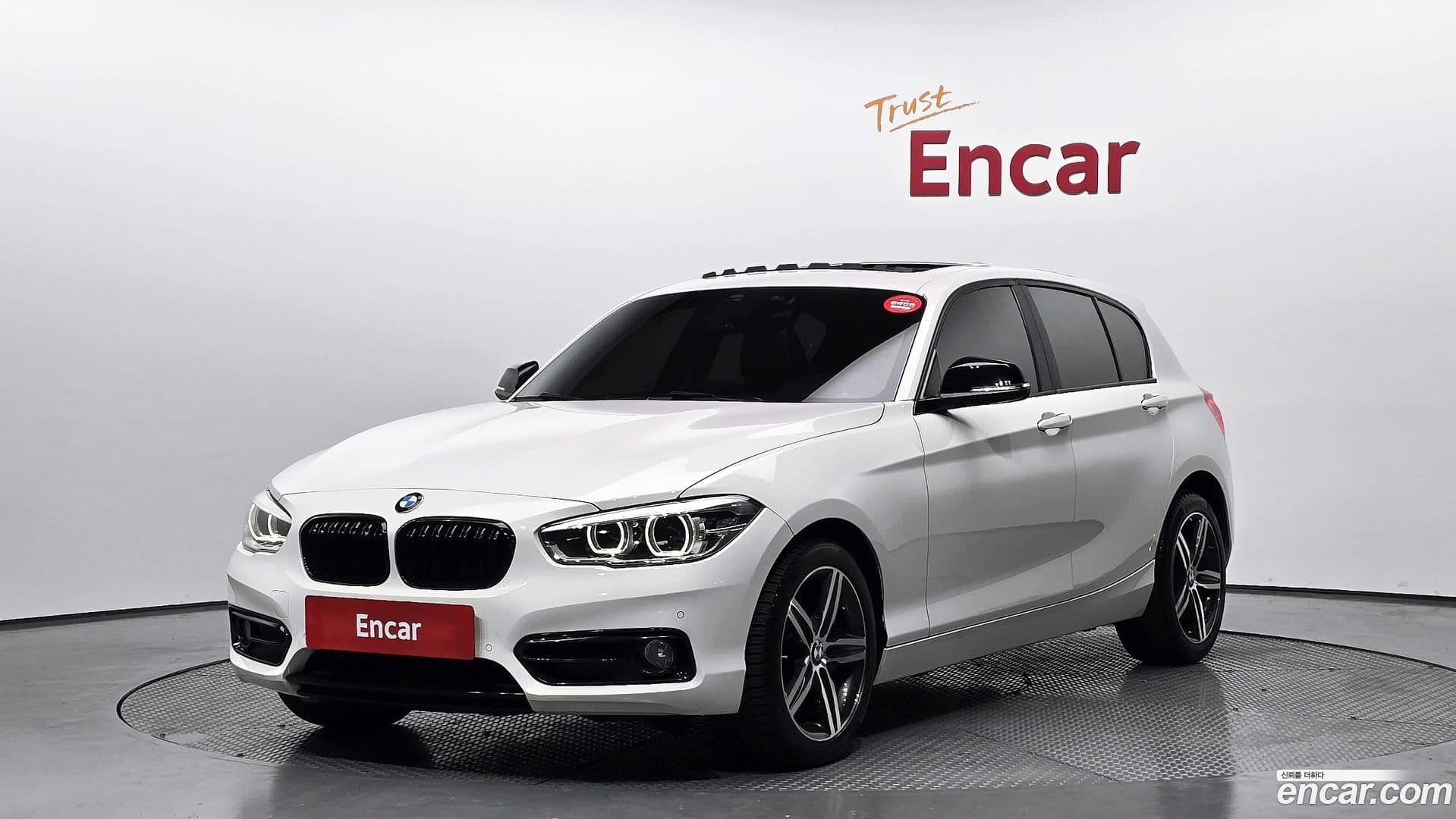 Main__Slider__Photo:1-Series BMW 2016.11-0