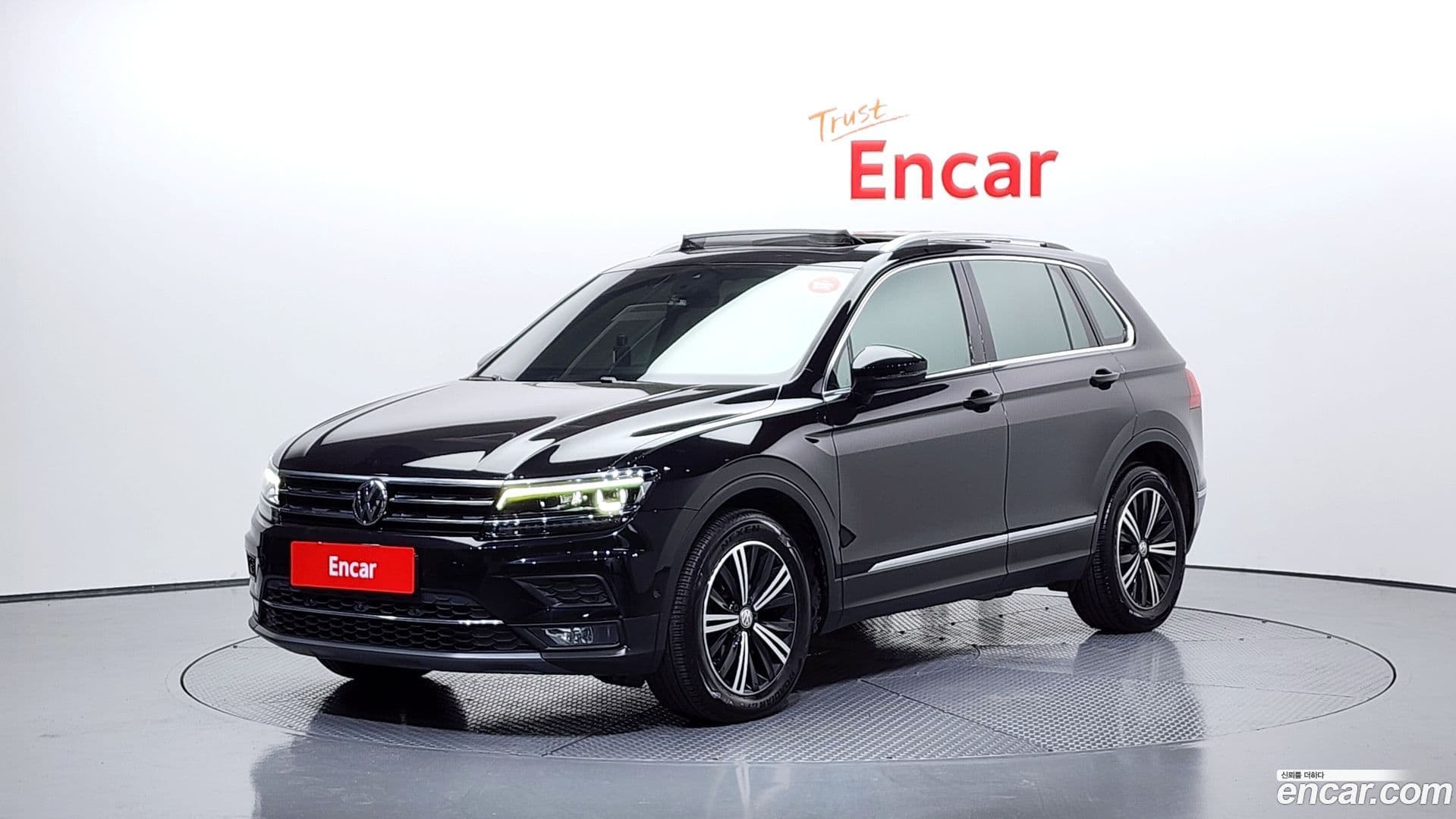 Main__Slider__Photo:Tiguan Volkswagen 2019.11-0