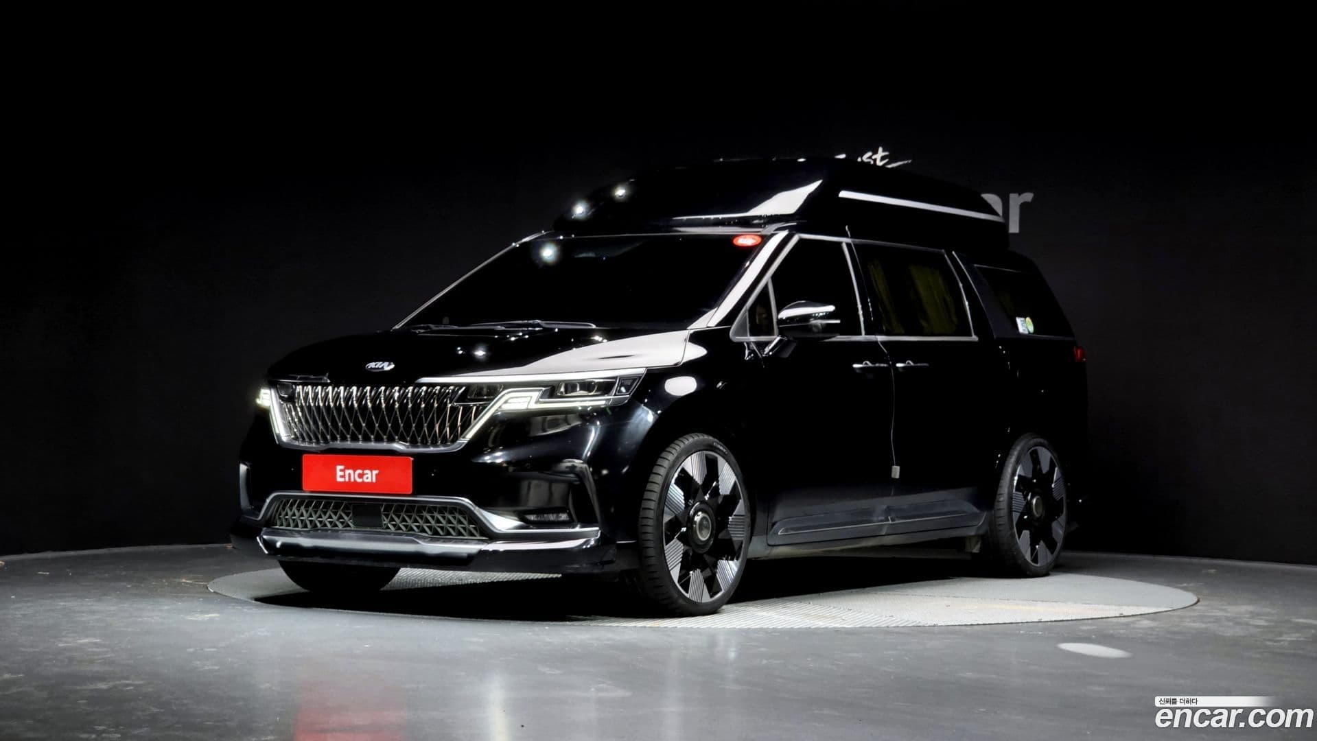 Main__Slider__Photo:Canival Kia 2020.8-0