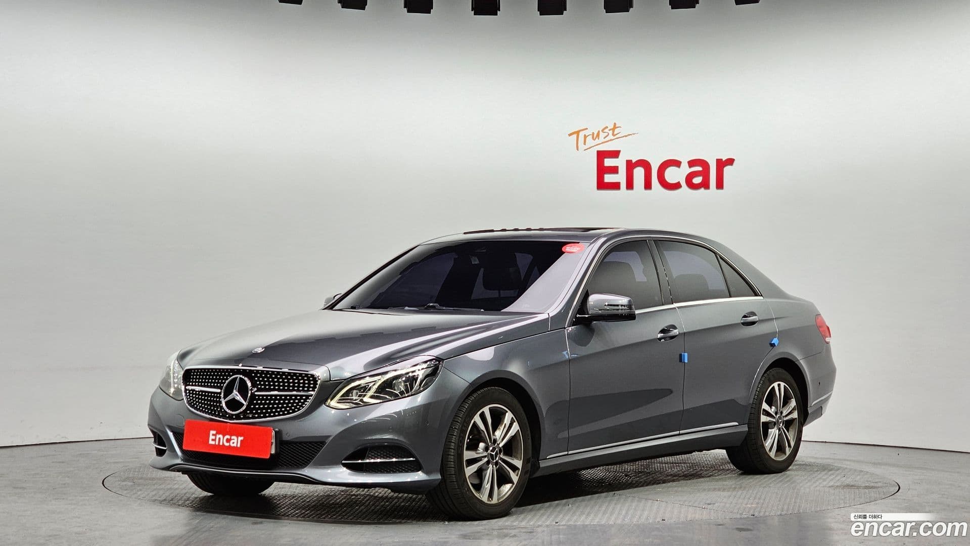 Main__Slider__Photo:E-Class Mercedes-Benz 2016.0-0