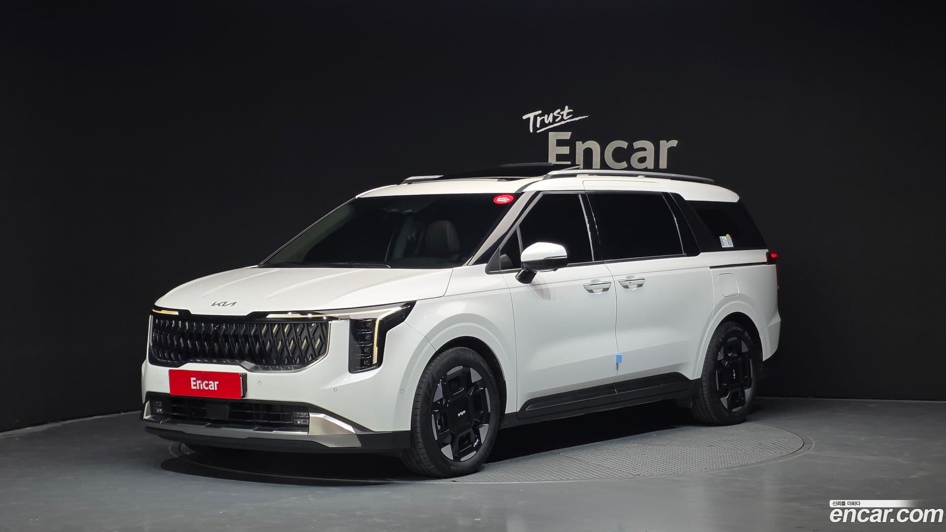 Main__Slider__Photo:Canival Kia 2024.0-0