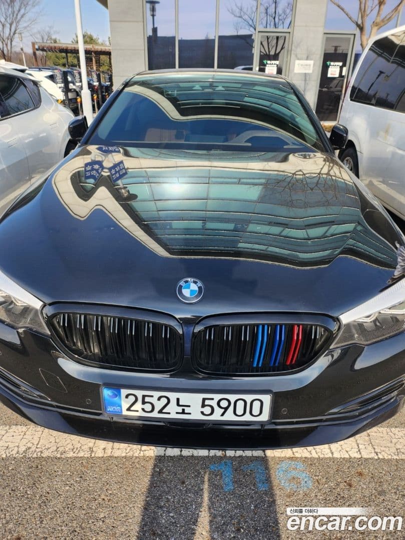 Main__Slider__Photo:5-Series BMW 2019.10-0