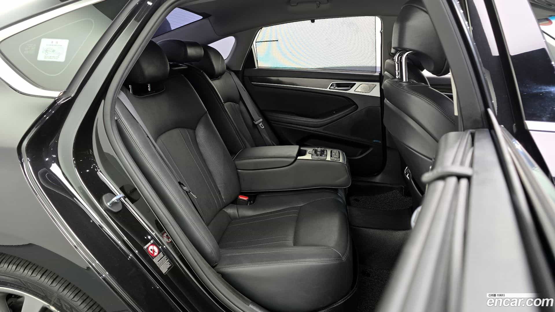 G80 Genesis 2018.1-OPTION-016