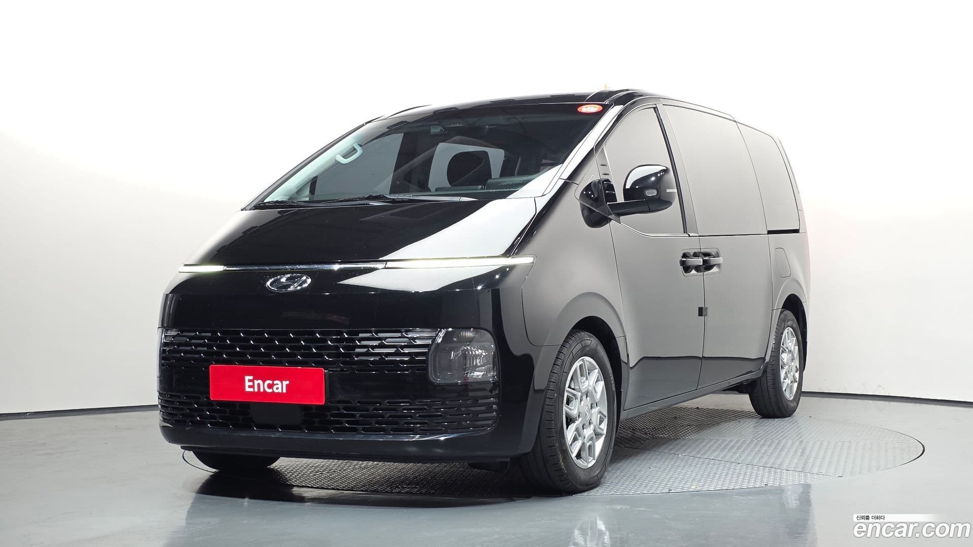 Main__Slider__Photo:Staria Hyundai 2022.2-0